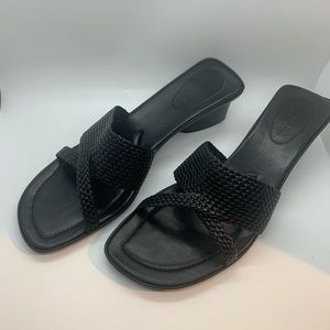 Lauren Ralph Lauren black slip-on sandals